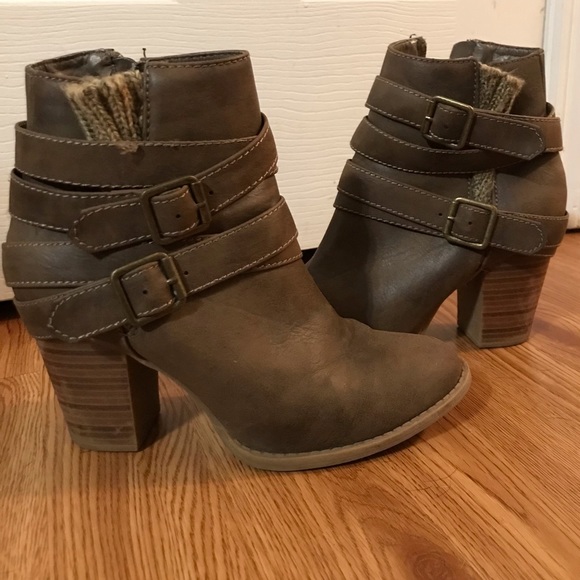 Booties - Picture 3 of 7